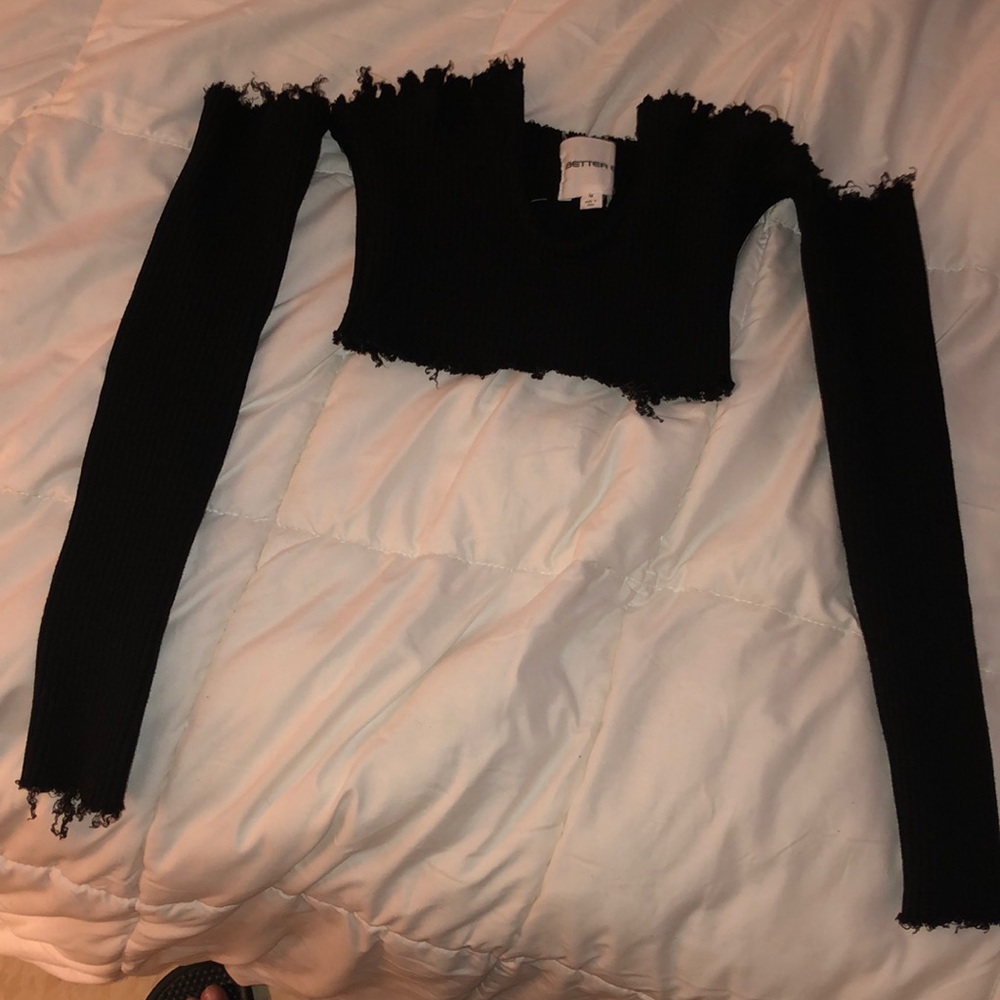 Black Long Sleeve Crop Top